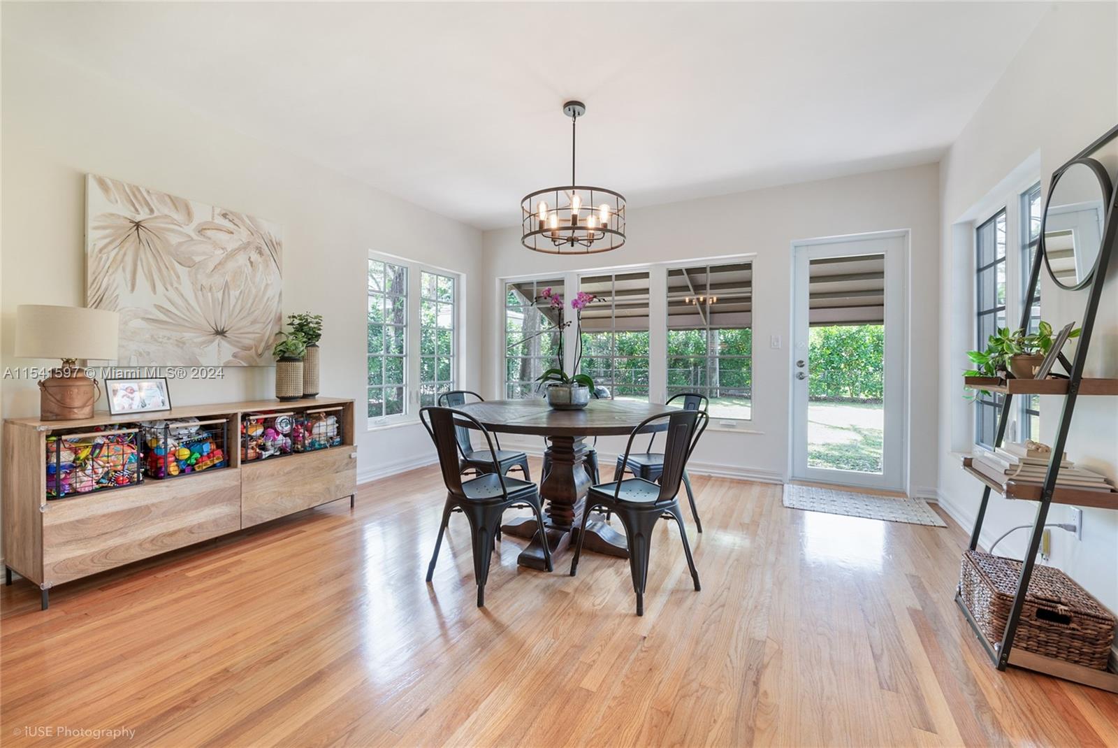 808 Obispo Ave, Coral Gables, Florida 33134, 2 Bedrooms Bedrooms, ,1 BathroomBathrooms,Residential,For Sale,808 Obispo Ave,A11541597