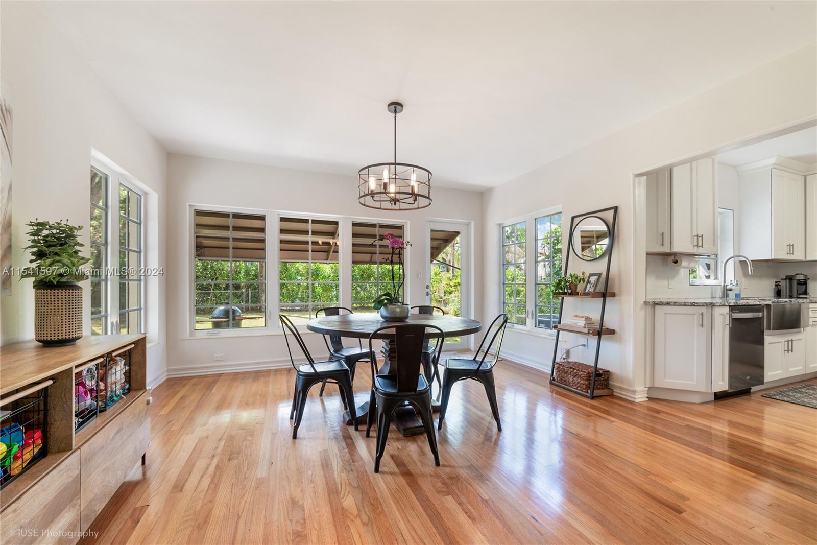 808 Obispo Ave, Coral Gables, Florida 33134, 2 Bedrooms Bedrooms, ,1 BathroomBathrooms,Residential,For Sale,808 Obispo Ave,A11541597