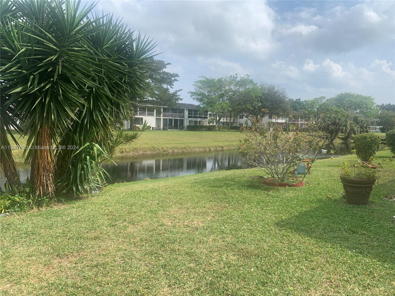 37 MARKHAM B 37, Deerfield Beach, Florida 33442, 2 Bedrooms Bedrooms, ,1 BathroomBathrooms,Residential,For Sale,37 MARKHAM B 37,A11537620
