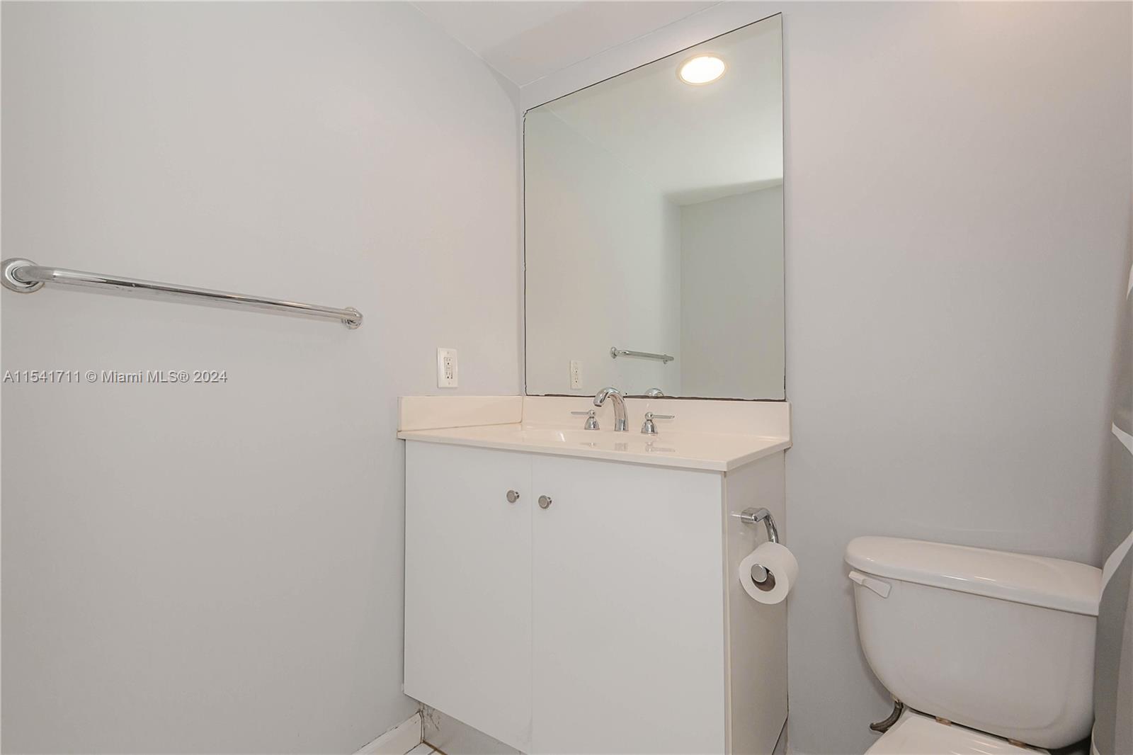 3001 S Ocean Dr 1001, Hollywood, Florida 33019, 1 Bedroom Bedrooms, ,1 BathroomBathrooms,Residentiallease,For Rent,3001 S Ocean Dr 1001,A11541711