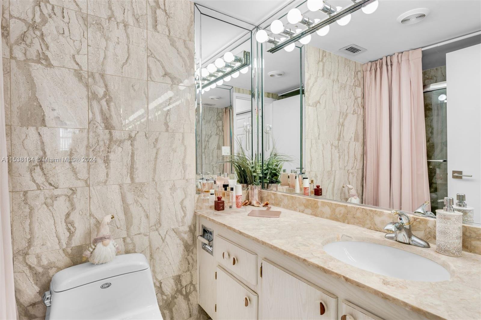 3725 S Ocean Dr 1223, Hollywood, Florida 33019, 1 Bedroom Bedrooms, ,1 BathroomBathrooms,Residential,For Sale,3725 S Ocean Dr 1223,A11538164