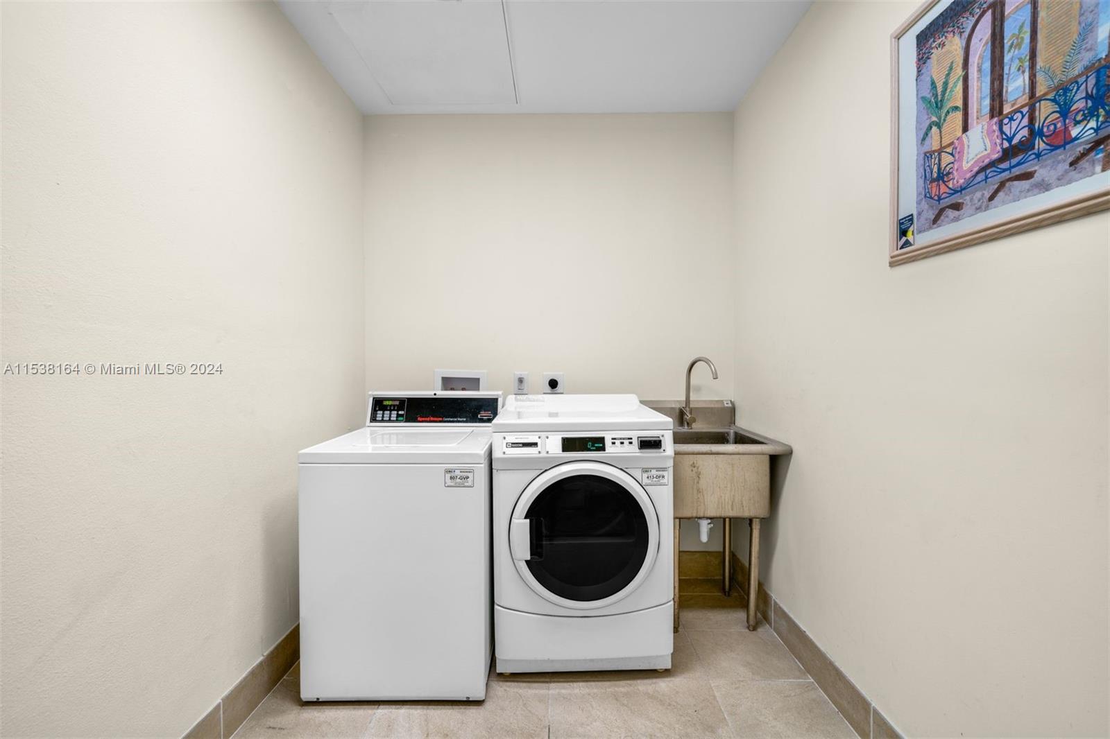 3725 S Ocean Dr 1223, Hollywood, Florida 33019, 1 Bedroom Bedrooms, ,1 BathroomBathrooms,Residential,For Sale,3725 S Ocean Dr 1223,A11538164