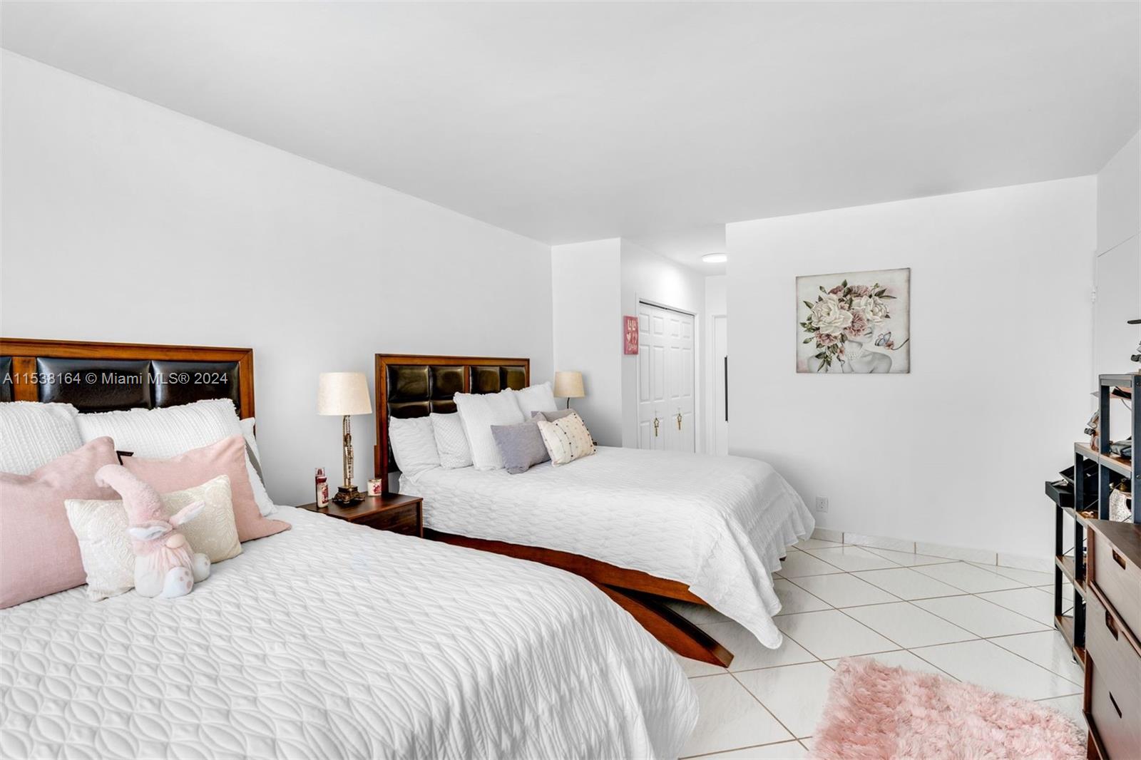 3725 S Ocean Dr 1223, Hollywood, Florida 33019, 1 Bedroom Bedrooms, ,1 BathroomBathrooms,Residential,For Sale,3725 S Ocean Dr 1223,A11538164