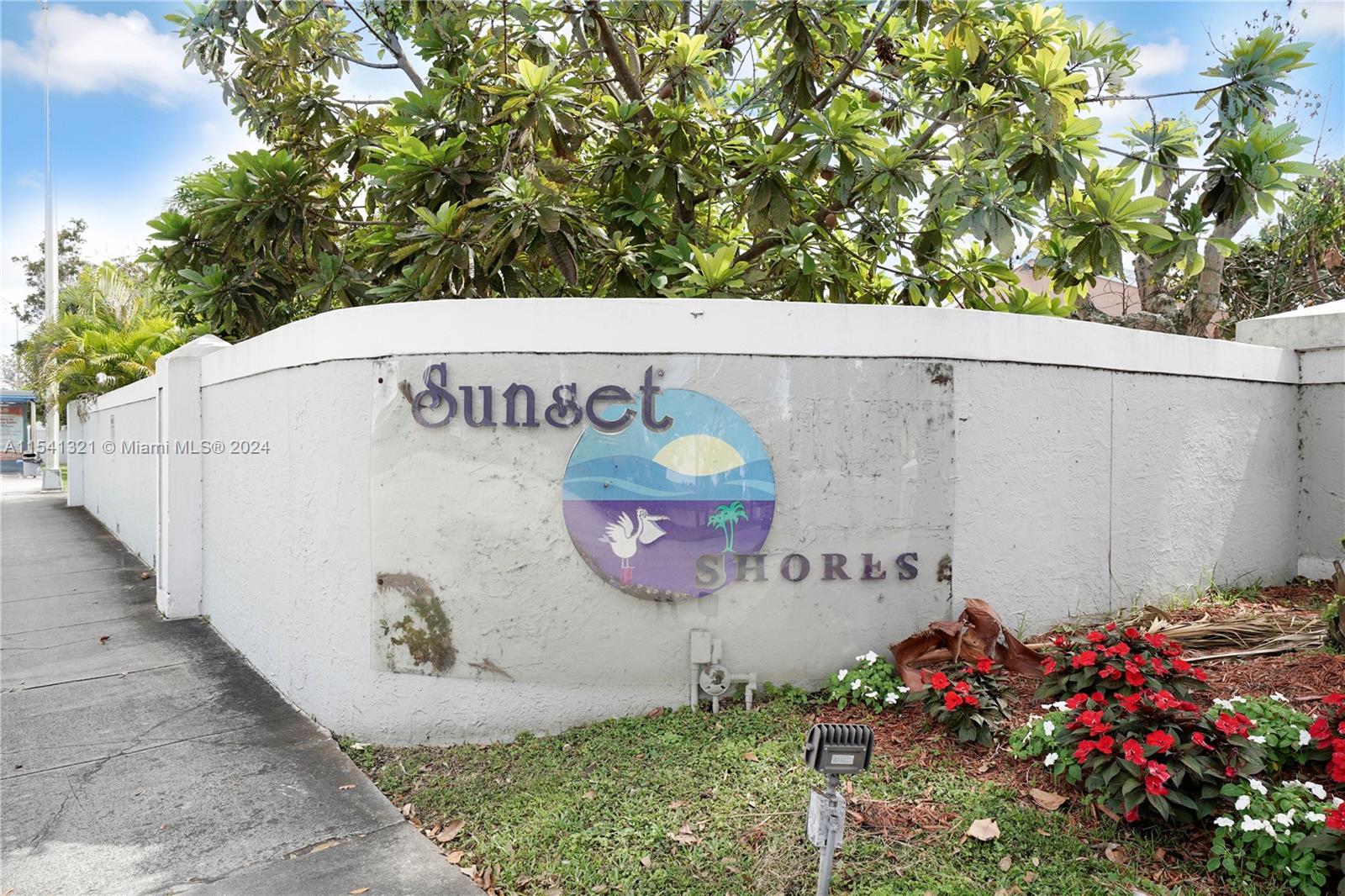 14969 SW 74th Ter, Miami, Florida 33193, 3 Bedrooms Bedrooms, ,2 BathroomsBathrooms,Residential,For Sale,14969 SW 74th Ter,A11541321