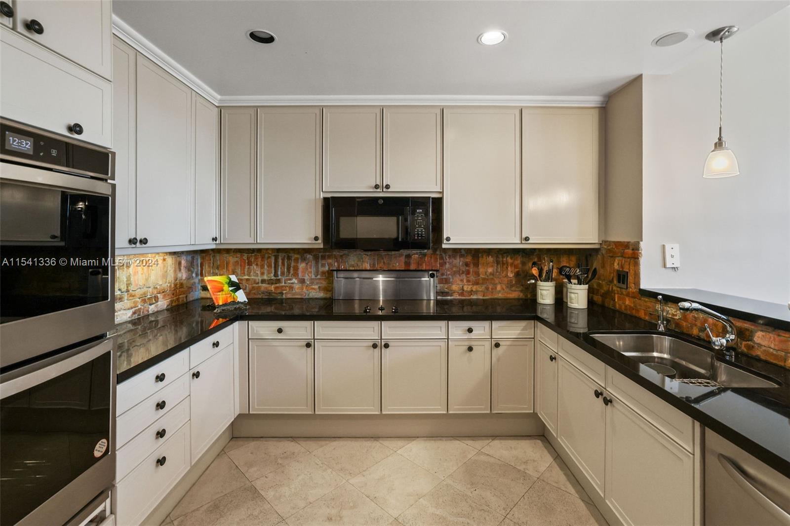 13647 Deering Bay Dr 112, Coral Gables, Florida 33158, 4 Bedrooms Bedrooms, ,3 BathroomsBathrooms,Residential,For Sale,13647 Deering Bay Dr 112,A11541336