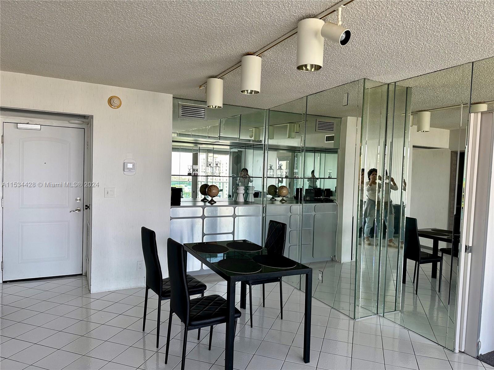 100 bayview dr, Sunny Isles Beach, FL, 33160 United States, 2 Bedrooms Bedrooms, ,2 BathroomsBathrooms,Residential,For Sale,bayview dr,A11534428