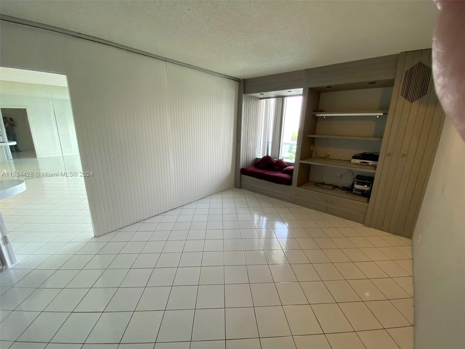 100 bayview dr, Sunny Isles Beach, FL, 33160 United States, 2 Bedrooms Bedrooms, ,2 BathroomsBathrooms,Residential,For Sale,bayview dr,A11534428