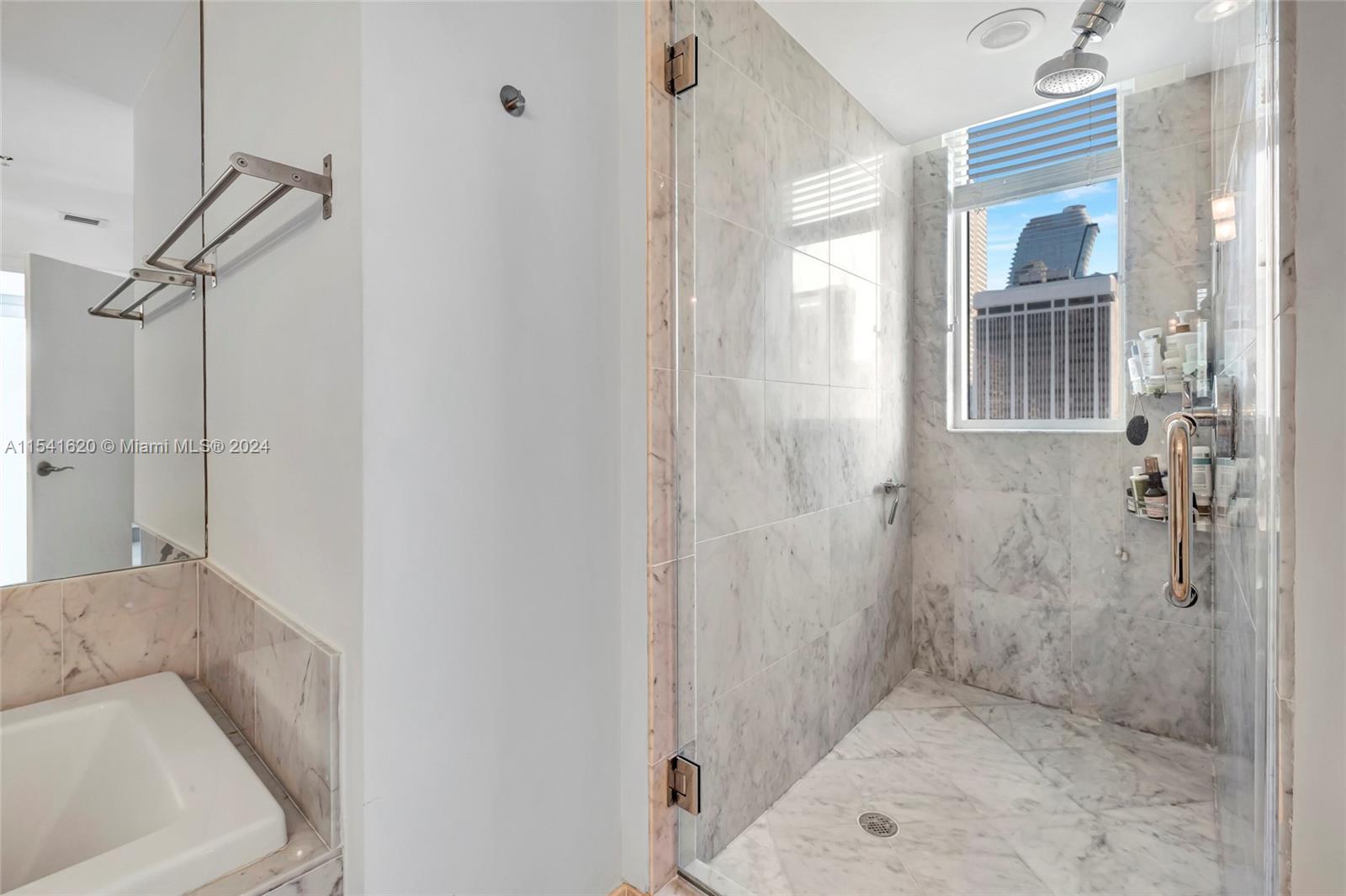 253 NE 2nd St 2008, Miami, Florida 33132, 2 Bedrooms Bedrooms, ,2 BathroomsBathrooms,Residential,For Sale,253 NE 2nd St 2008,A11541620