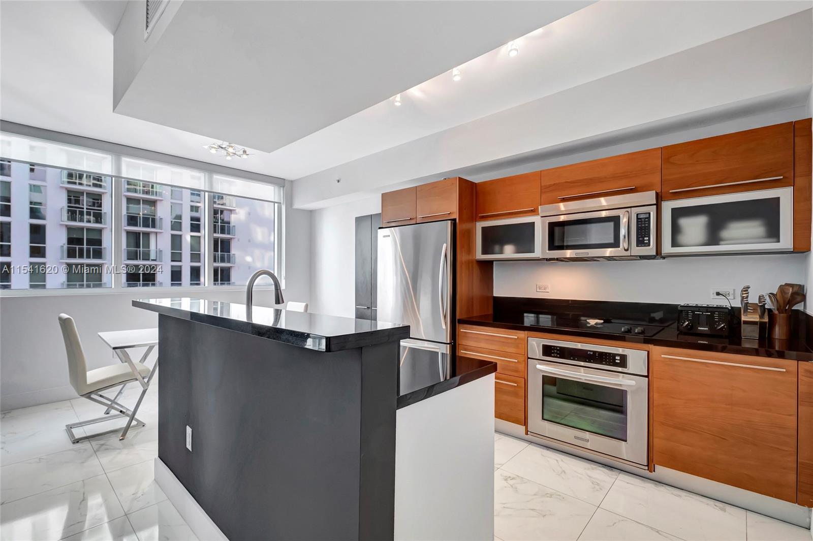 253 NE 2nd St 2008, Miami, Florida 33132, 2 Bedrooms Bedrooms, ,2 BathroomsBathrooms,Residential,For Sale,253 NE 2nd St 2008,A11541620