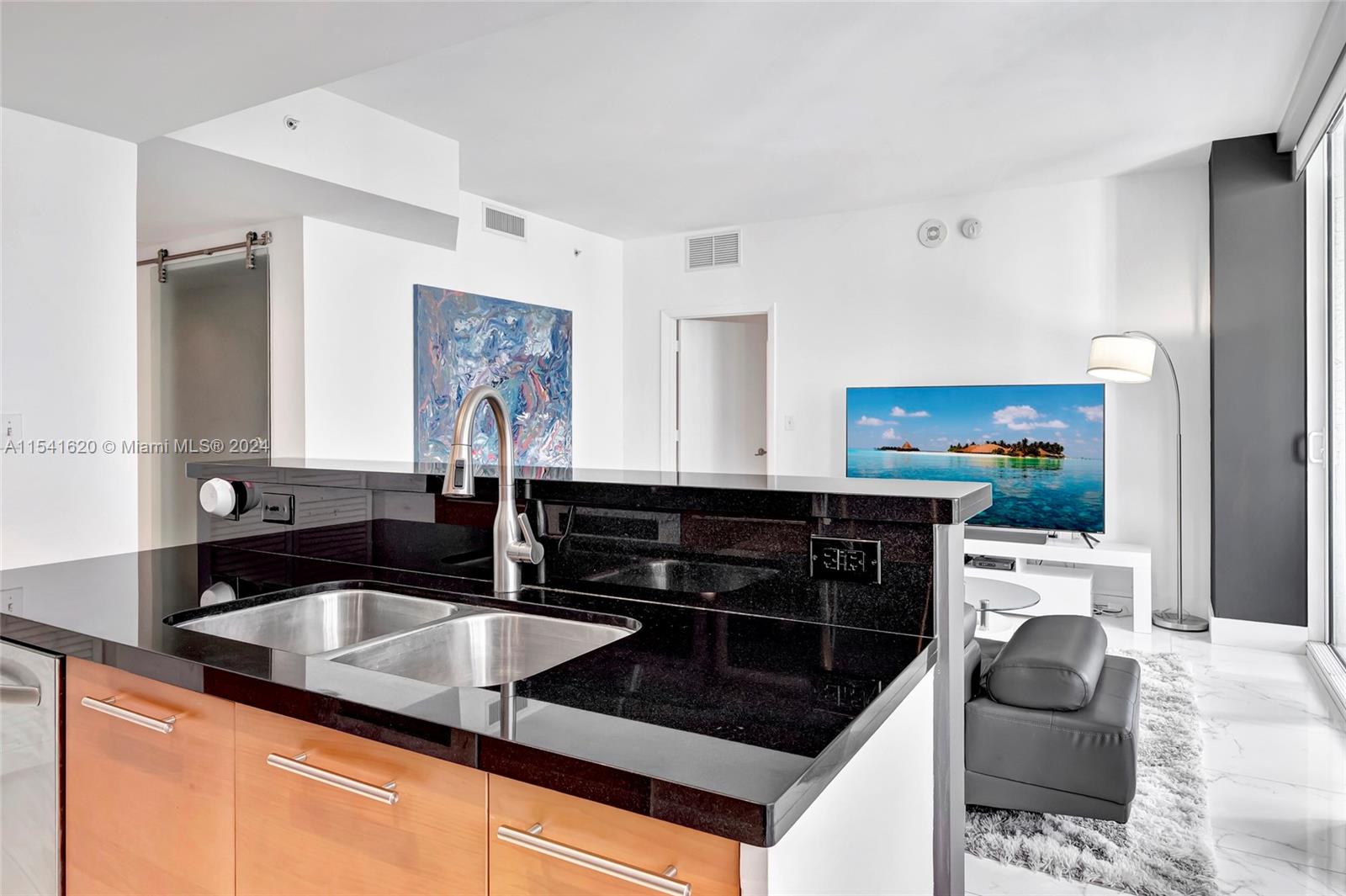 253 NE 2nd St 2008, Miami, Florida 33132, 2 Bedrooms Bedrooms, ,2 BathroomsBathrooms,Residential,For Sale,253 NE 2nd St 2008,A11541620