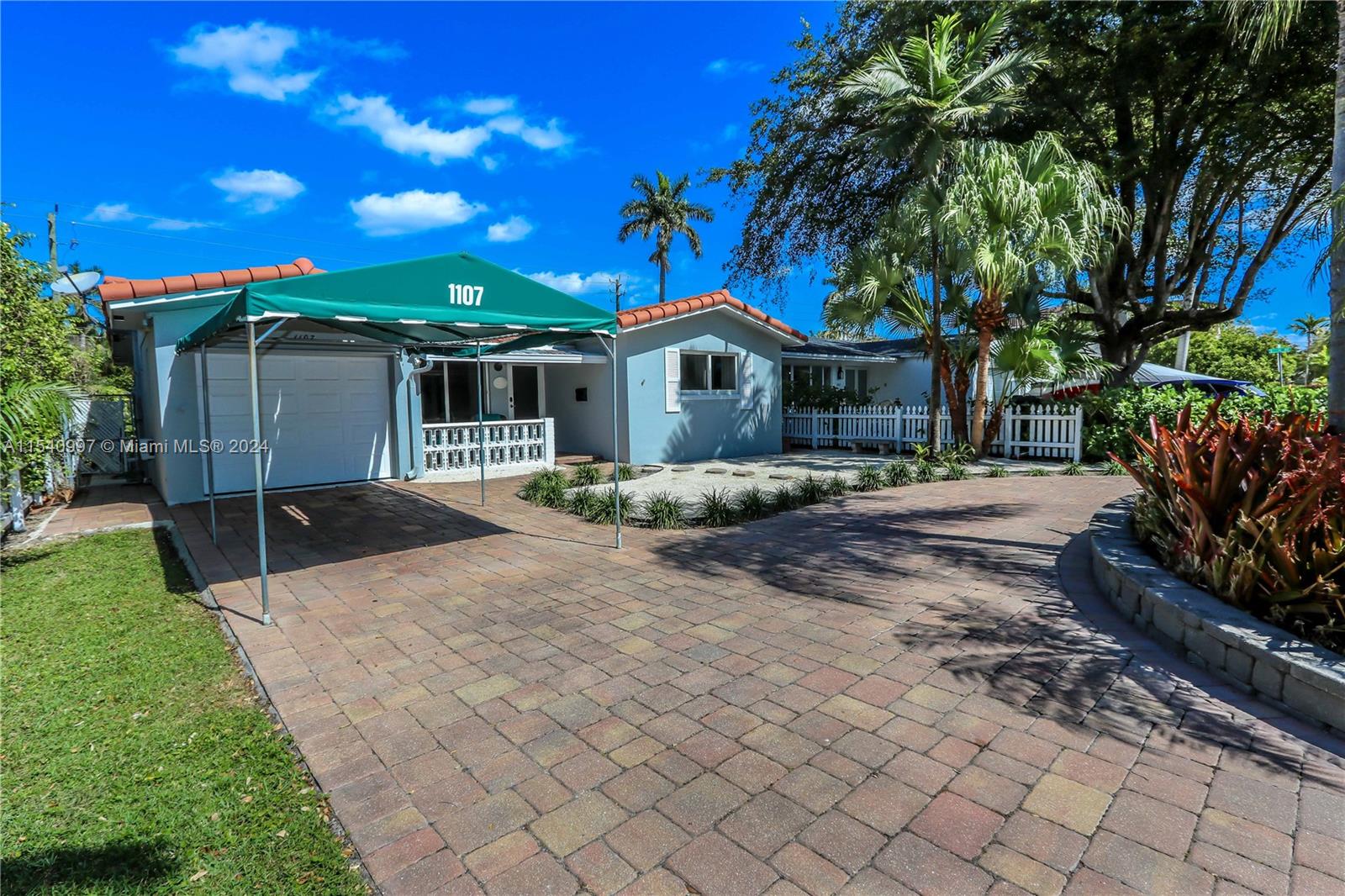 1107 Washington St, Hollywood, Florida 33019, 3 Bedrooms Bedrooms, ,2 BathroomsBathrooms,Residential,For Sale,1107 Washington St,A11540997