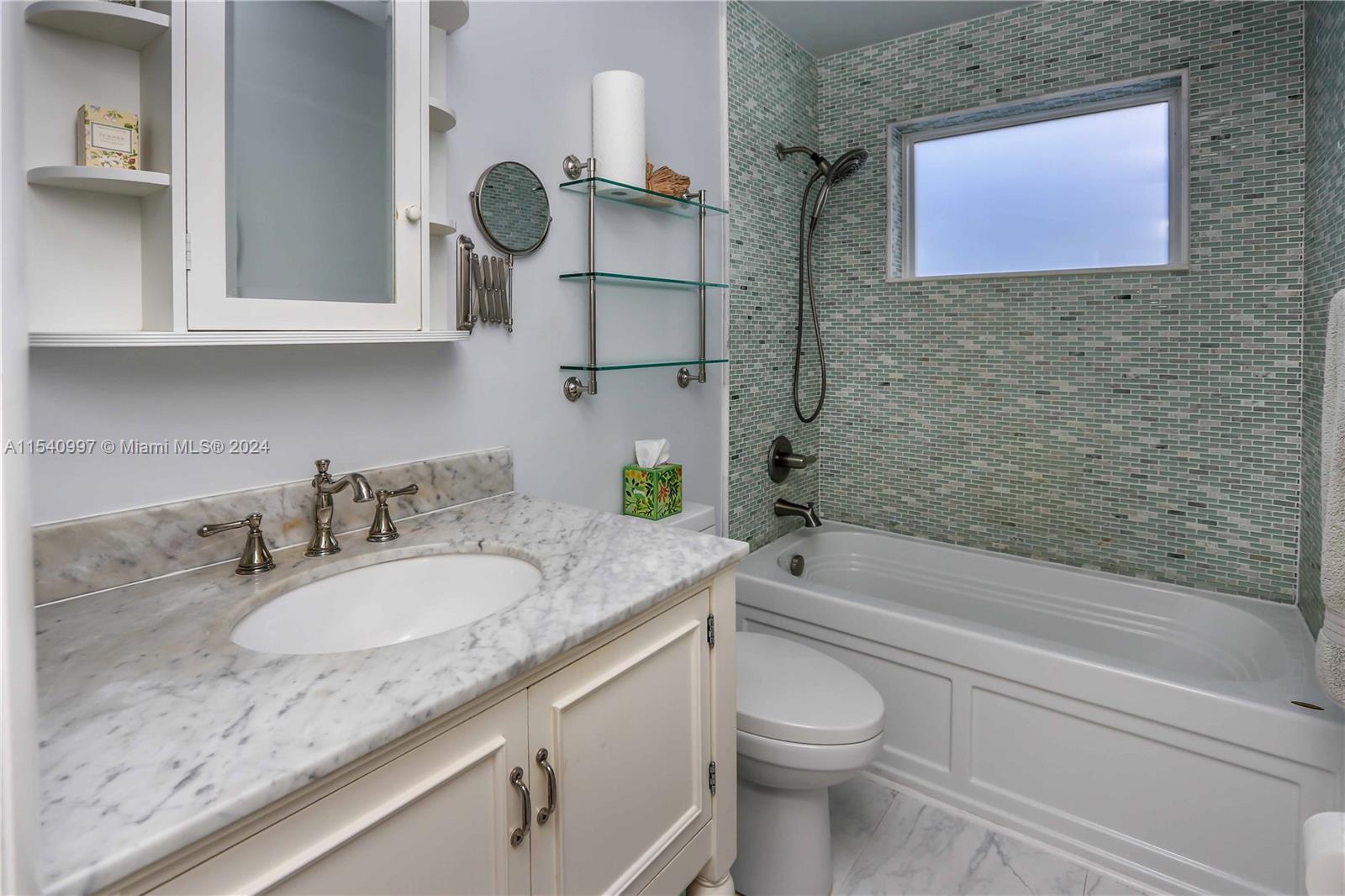 1107 Washington St, Hollywood, Florida 33019, 3 Bedrooms Bedrooms, ,2 BathroomsBathrooms,Residential,For Sale,1107 Washington St,A11540997