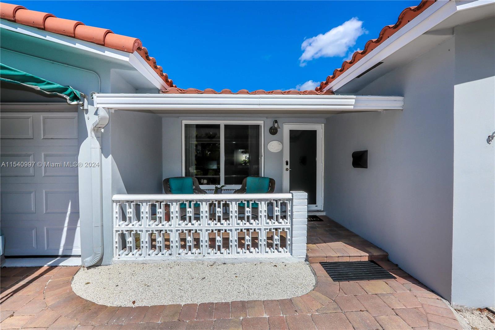 1107 Washington St, Hollywood, Florida 33019, 3 Bedrooms Bedrooms, ,2 BathroomsBathrooms,Residential,For Sale,1107 Washington St,A11540997