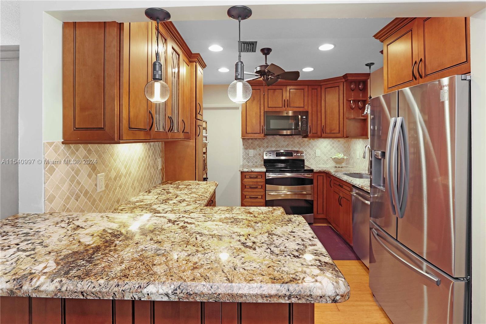 1107 Washington St, Hollywood, Florida 33019, 3 Bedrooms Bedrooms, ,2 BathroomsBathrooms,Residential,For Sale,1107 Washington St,A11540997