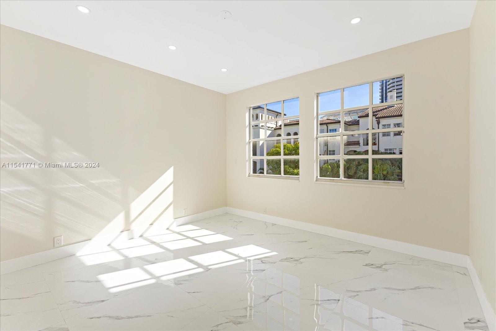 3900 Island Blvd, Aventura, FL, 33160 United States, 3 Bedrooms Bedrooms, ,2 BathroomsBathrooms,Residential,For Sale,Island Blvd,A11541771