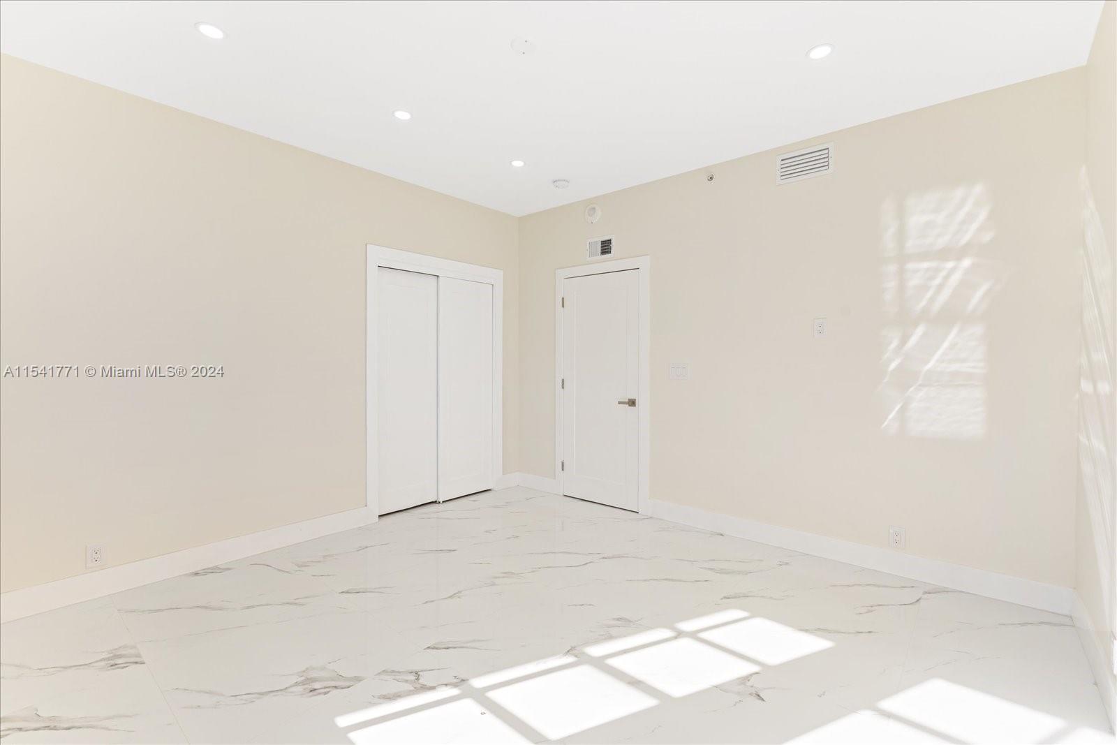 3900 Island Blvd, Aventura, FL, 33160 United States, 3 Bedrooms Bedrooms, ,2 BathroomsBathrooms,Residential,For Sale,Island Blvd,A11541771
