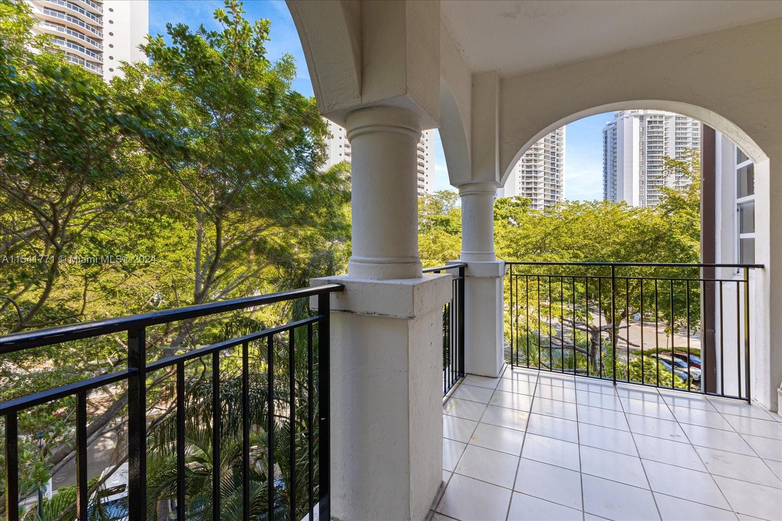3900 Island Blvd, Aventura, FL, 33160 United States, 3 Bedrooms Bedrooms, ,2 BathroomsBathrooms,Residential,For Sale,Island Blvd,A11541771
