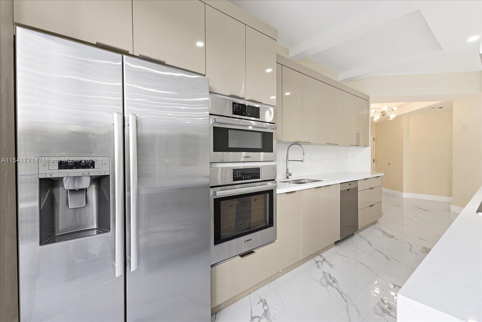 3900 Island Blvd, Aventura, FL, 33160 United States, 3 Bedrooms Bedrooms, ,2 BathroomsBathrooms,Residential,For Sale,Island Blvd,A11541771