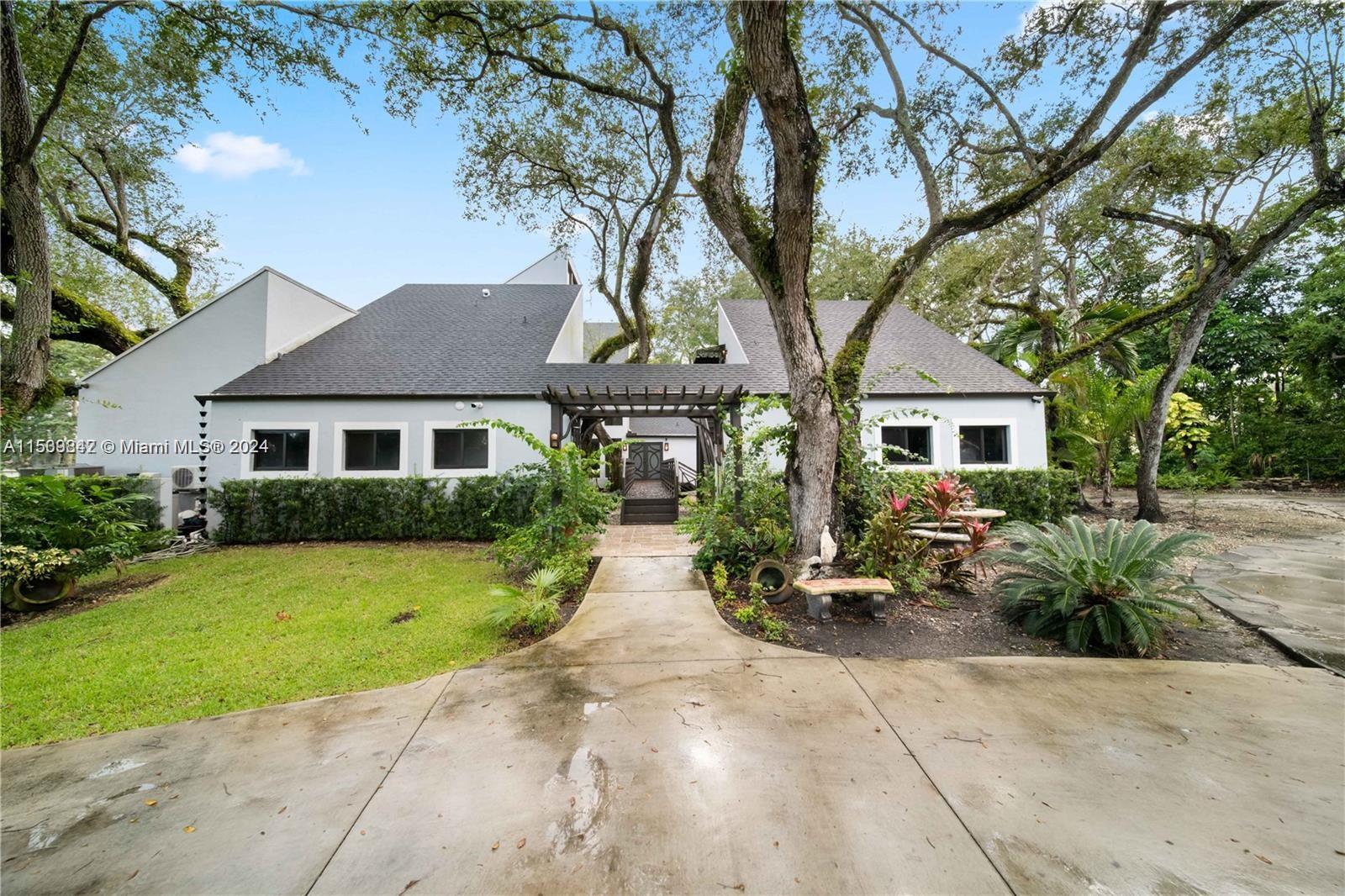 10100 90th Ave, Miami, FL, 33176 United States, 6 Bedrooms Bedrooms, ,6 BathroomsBathrooms,Residential,For Sale,90th Ave,A11539842