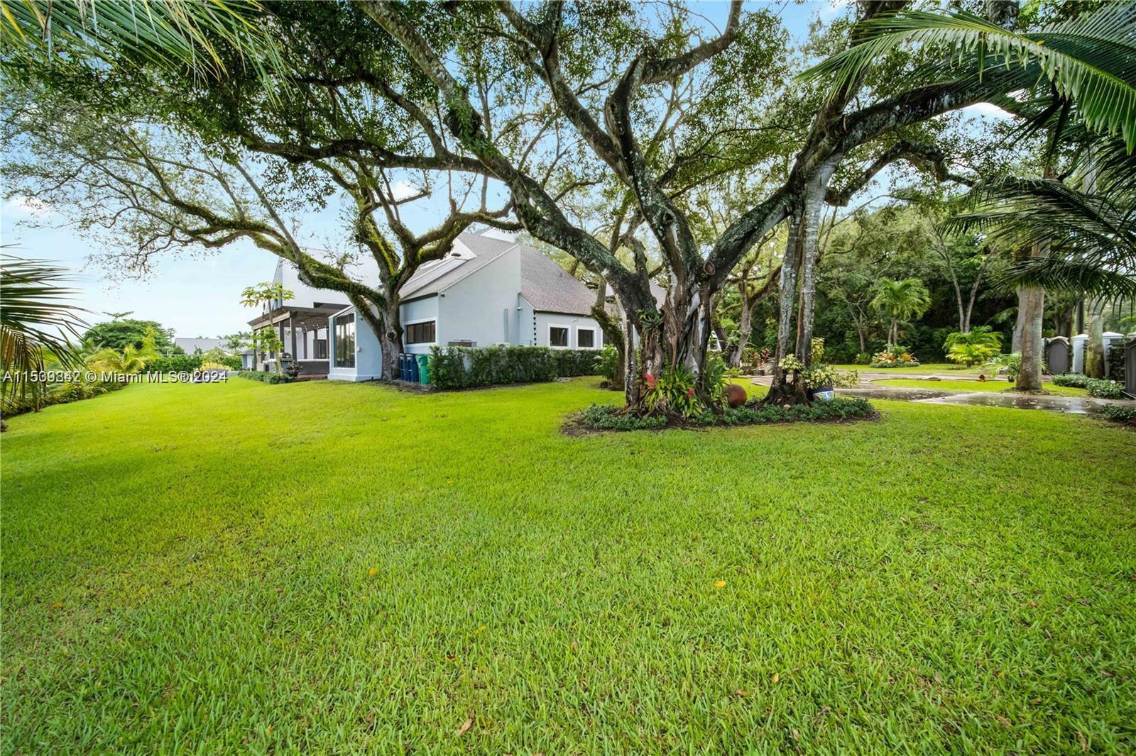 10100 90th Ave, Miami, FL, 33176 United States, 6 Bedrooms Bedrooms, ,6 BathroomsBathrooms,Residential,For Sale,90th Ave,A11539842