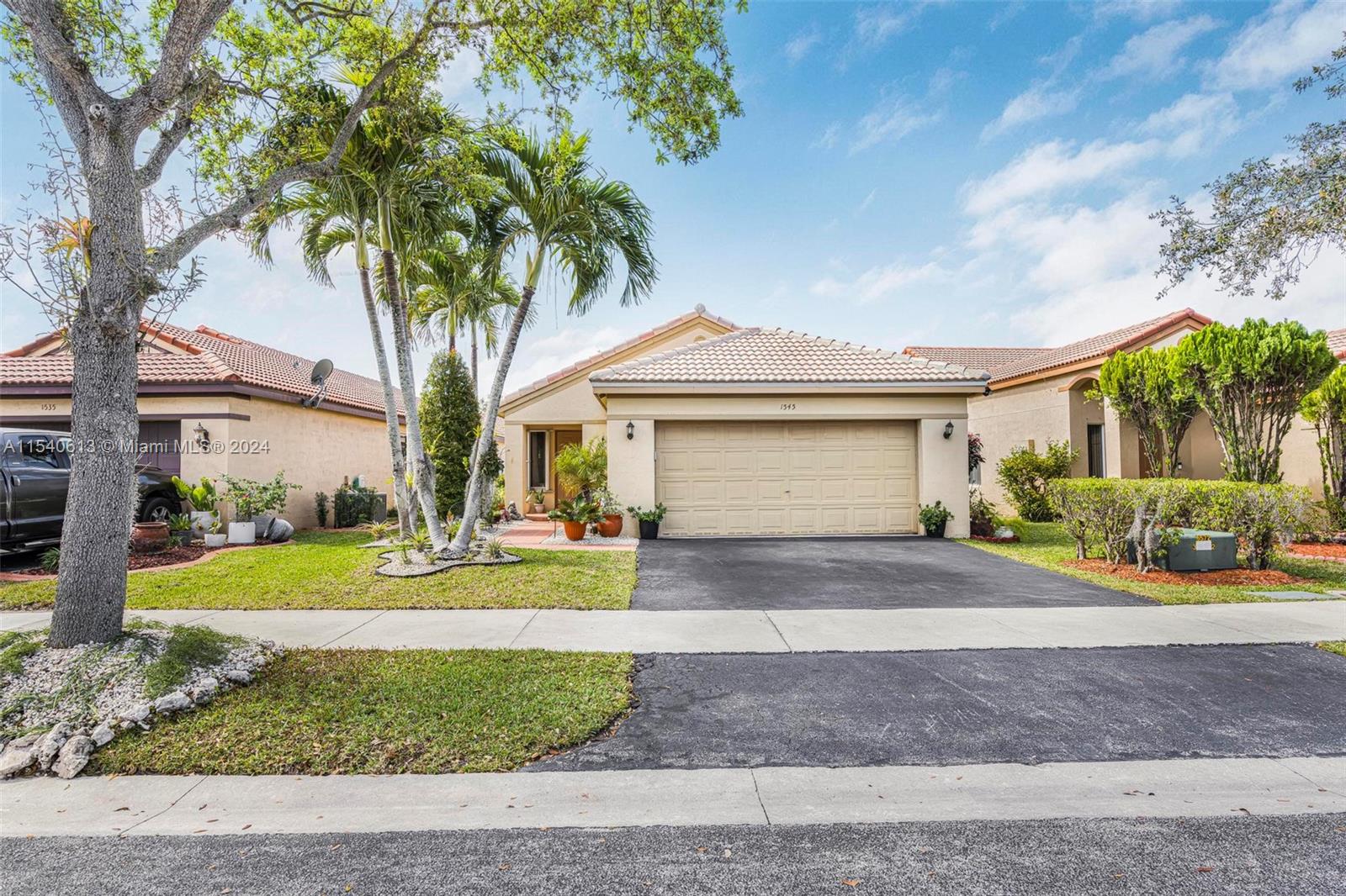 1545 Mira Vista Cir, Weston, FL, 33327 United States, 3 Bedrooms Bedrooms, ,2 BathroomsBathrooms,Residential,For Sale,Mira Vista Cir,A11540613