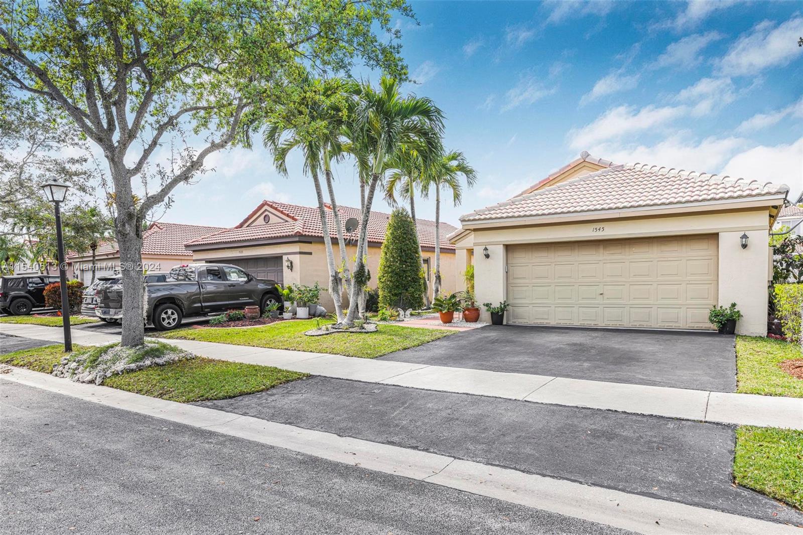 1545 Mira Vista Cir, Weston, FL, 33327 United States, 3 Bedrooms Bedrooms, ,2 BathroomsBathrooms,Residential,For Sale,Mira Vista Cir,A11540613