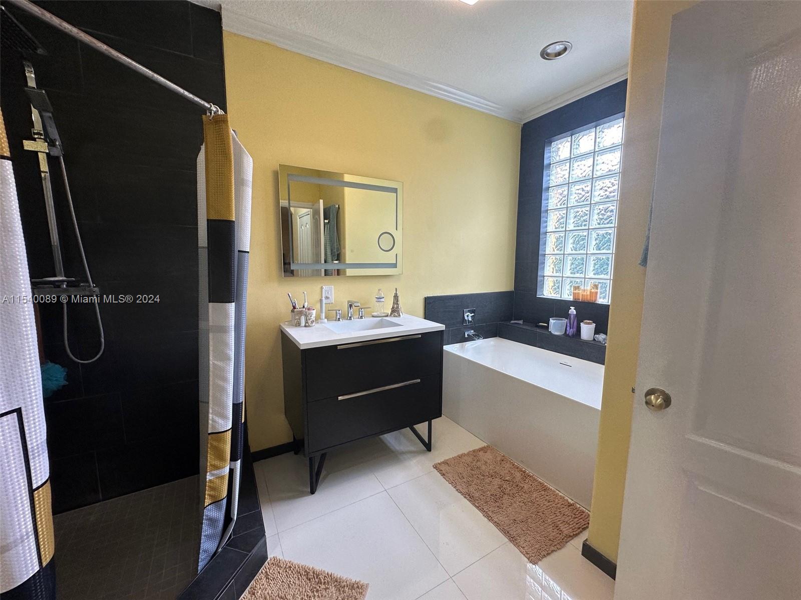 4032 SW 154th Ct, Miami, Florida 33185, 3 Bedrooms Bedrooms, ,2 BathroomsBathrooms,Residential,For Sale,4032 SW 154th Ct,A11540089