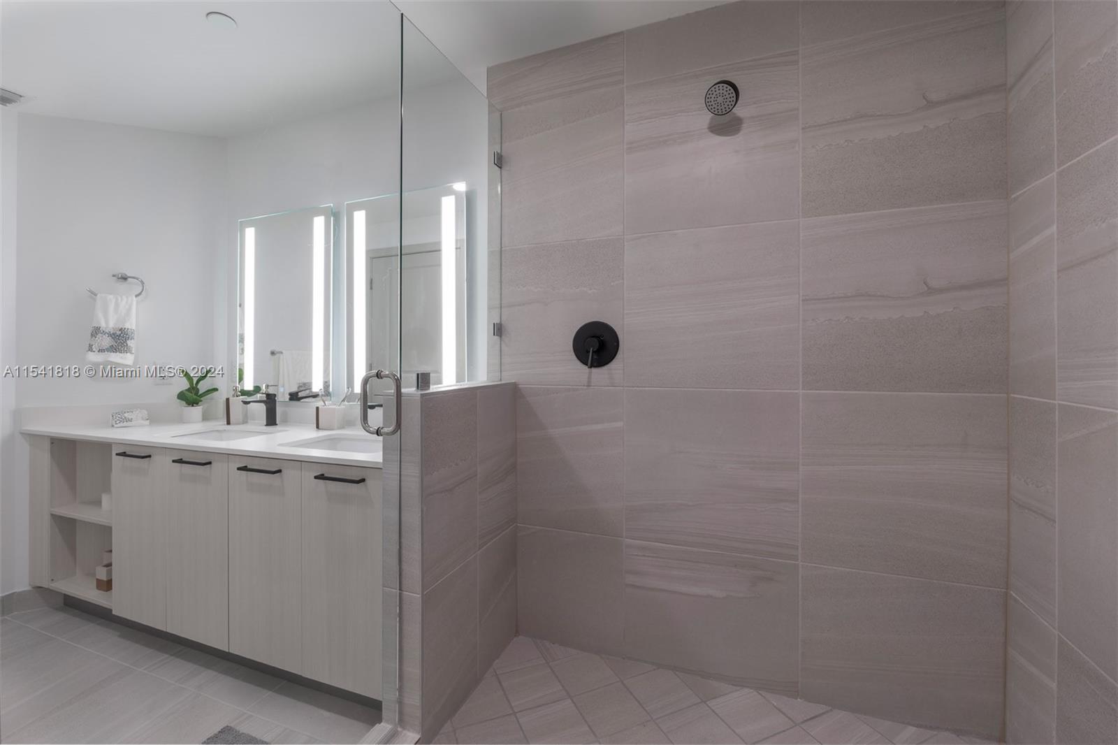 221 SW 12th St 1-0706, Miami, Florida 33130, 1 Bedroom Bedrooms, ,1 BathroomBathrooms,Residentiallease,For Rent,221 SW 12th St 1-0706,A11541818