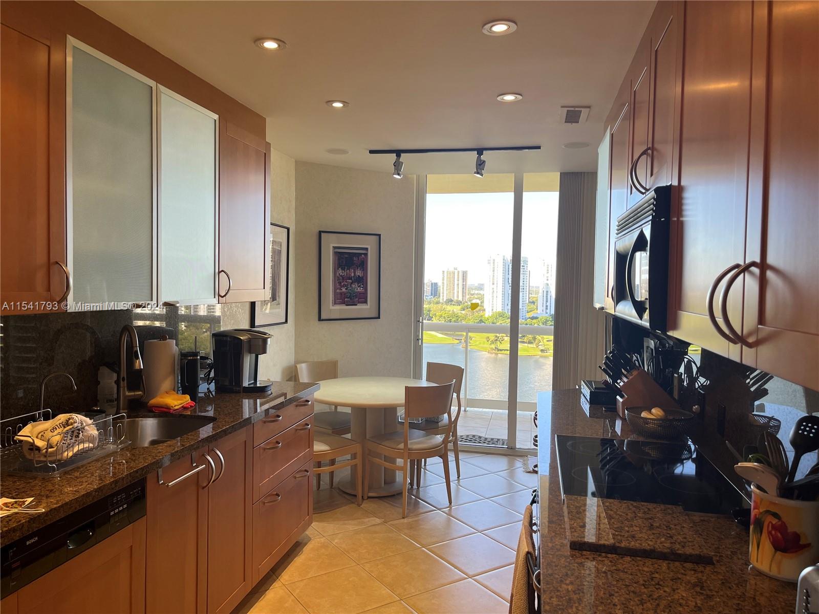 20191 E Country Club Dr 1701, Aventura, Florida 33180, 3 Bedrooms Bedrooms, ,2 BathroomsBathrooms,Residentiallease,For Rent,20191 E Country Club Dr 1701,A11541793