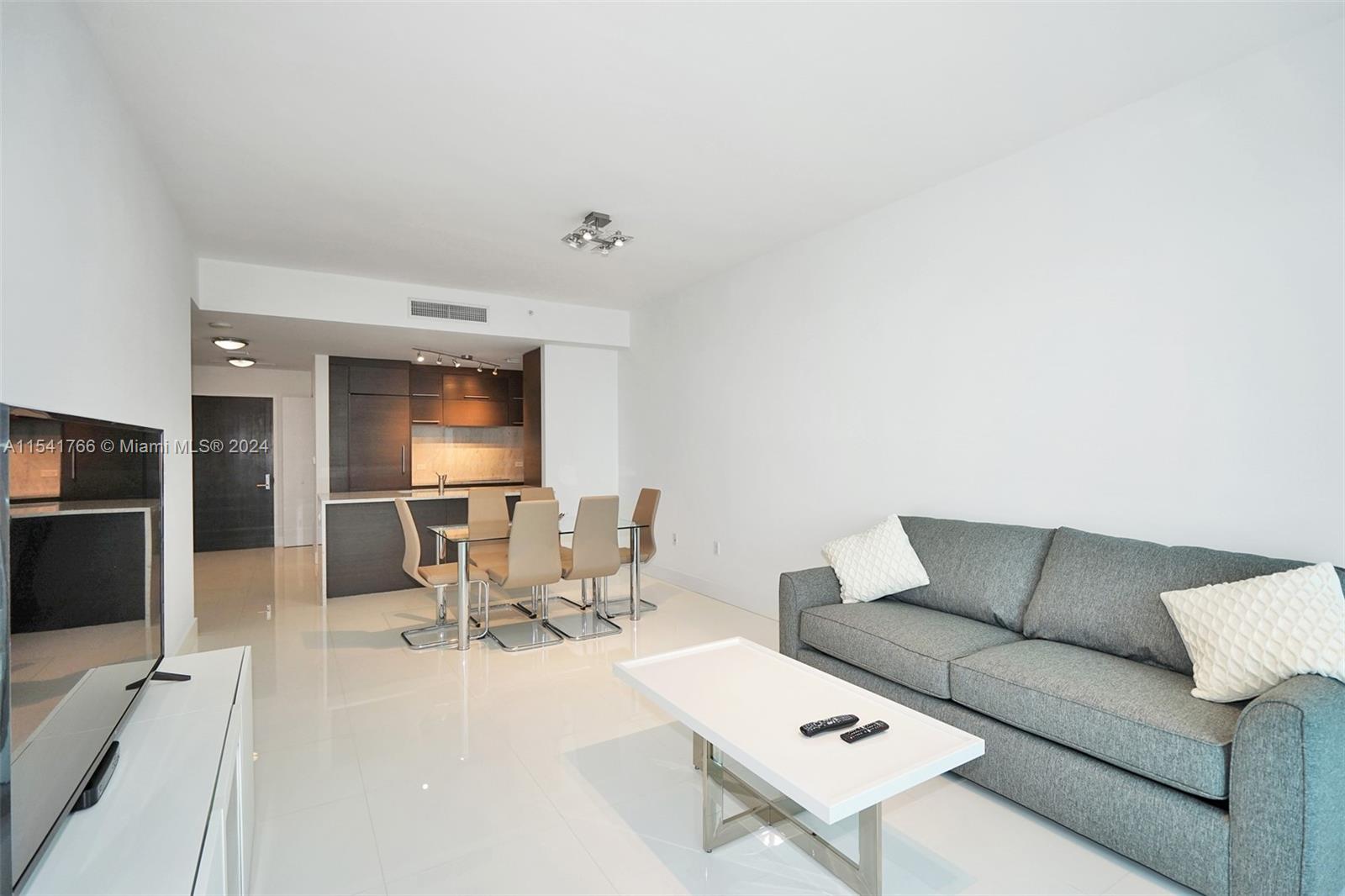 900 Biscayne Blvd 5610, Miami, Florida 33132, 1 Bedroom Bedrooms, ,2 BathroomsBathrooms,Residential,For Sale,900 Biscayne Blvd 5610,A11541766