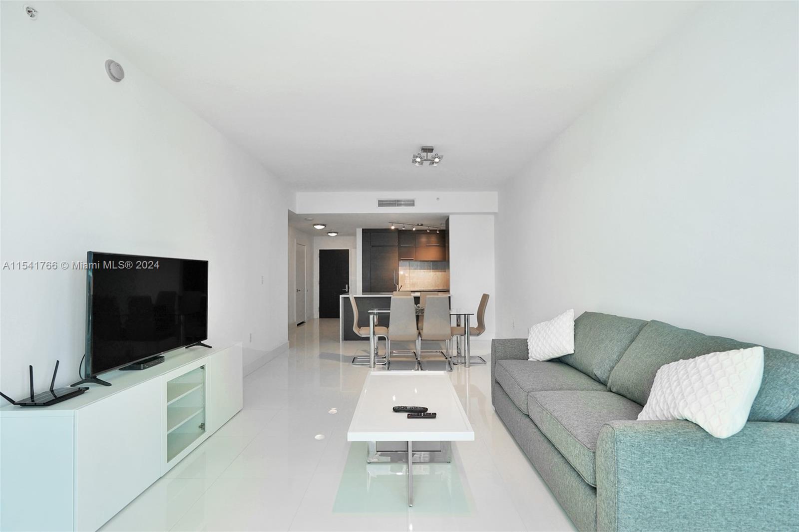 900 Biscayne Blvd 5610, Miami, Florida 33132, 1 Bedroom Bedrooms, ,2 BathroomsBathrooms,Residential,For Sale,900 Biscayne Blvd 5610,A11541766