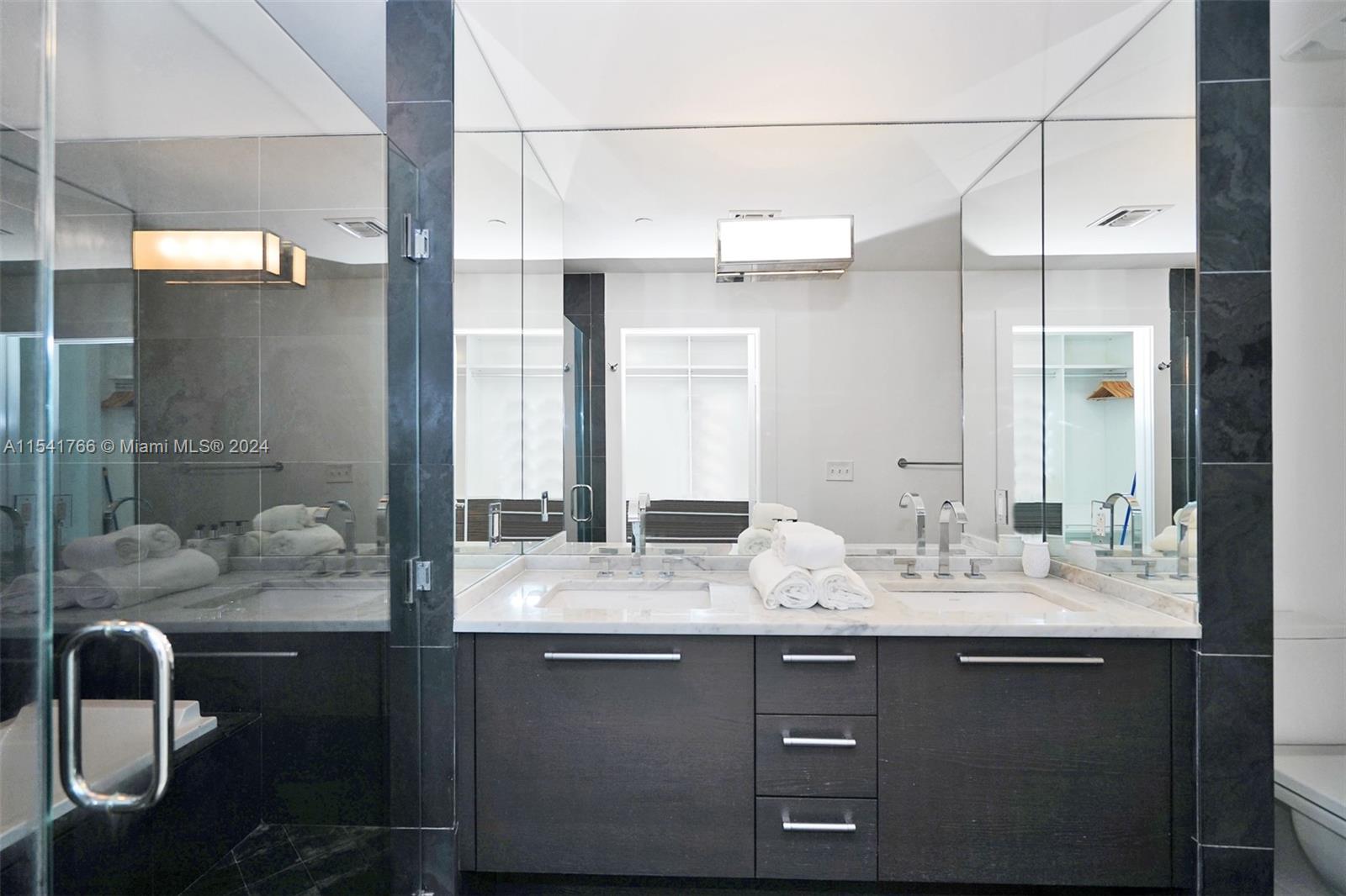 900 Biscayne Blvd 5610, Miami, Florida 33132, 1 Bedroom Bedrooms, ,2 BathroomsBathrooms,Residential,For Sale,900 Biscayne Blvd 5610,A11541766