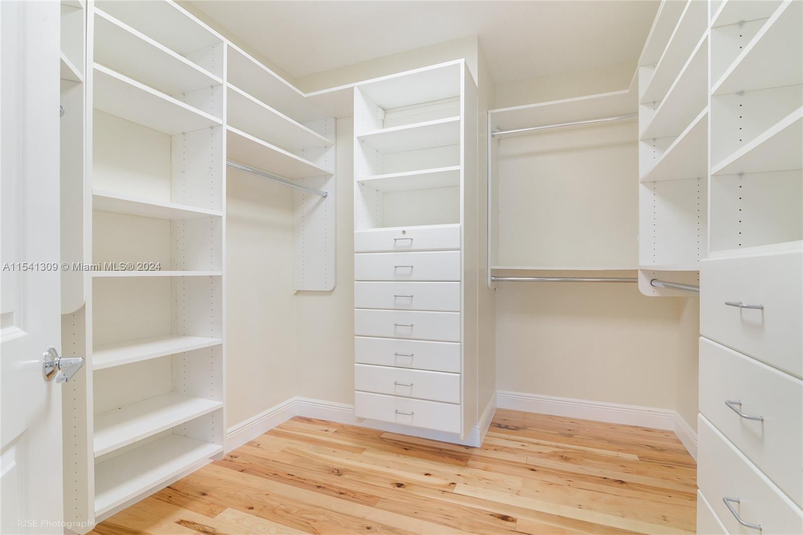 16445 Collins Ave, Sunny Isles Beach, FL, 33160 United States, 3 Bedrooms Bedrooms, ,3 BathroomsBathrooms,Residential,For Sale,Collins Ave,A11541309