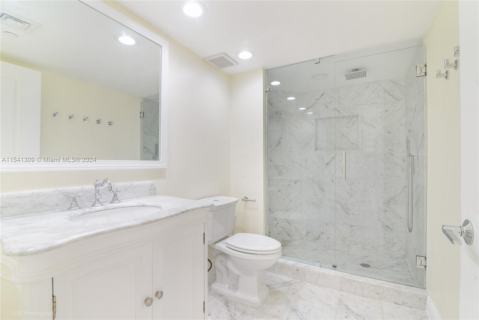 16445 Collins Ave, Sunny Isles Beach, FL, 33160 United States, 3 Bedrooms Bedrooms, ,3 BathroomsBathrooms,Residential,For Sale,Collins Ave,A11541309