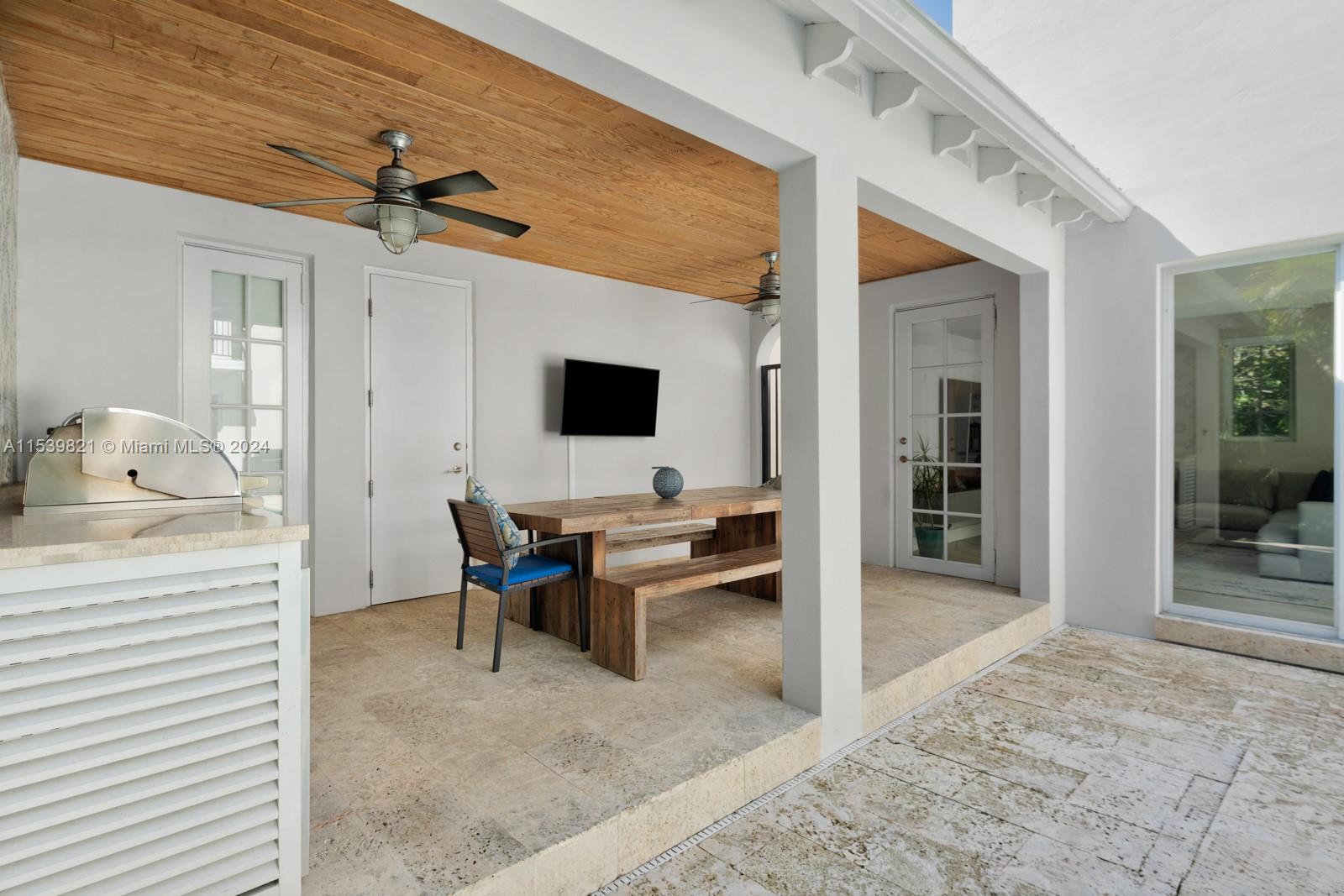 1320 San Benito Ave, Coral Gables, Florida 33134, 3 Bedrooms Bedrooms, ,3 BathroomsBathrooms,Residentiallease,For Rent,1320 San Benito Ave,A11539821