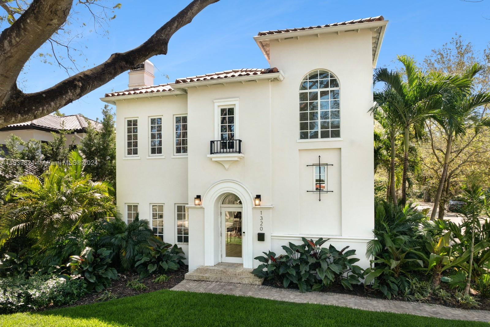 1320 San Benito Ave, Coral Gables, Florida 33134, 3 Bedrooms Bedrooms, ,3 BathroomsBathrooms,Residentiallease,For Rent,1320 San Benito Ave,A11539821