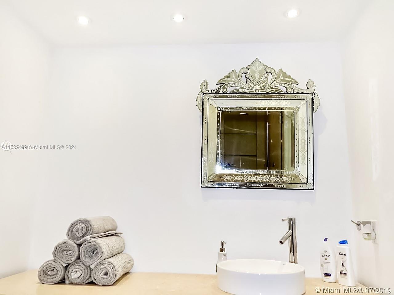 465 Brickell Ave 5704, Miami, Florida 33131, 1 Bedroom Bedrooms, ,1 BathroomBathrooms,Residential,For Sale,465 Brickell Ave 5704,A11525499