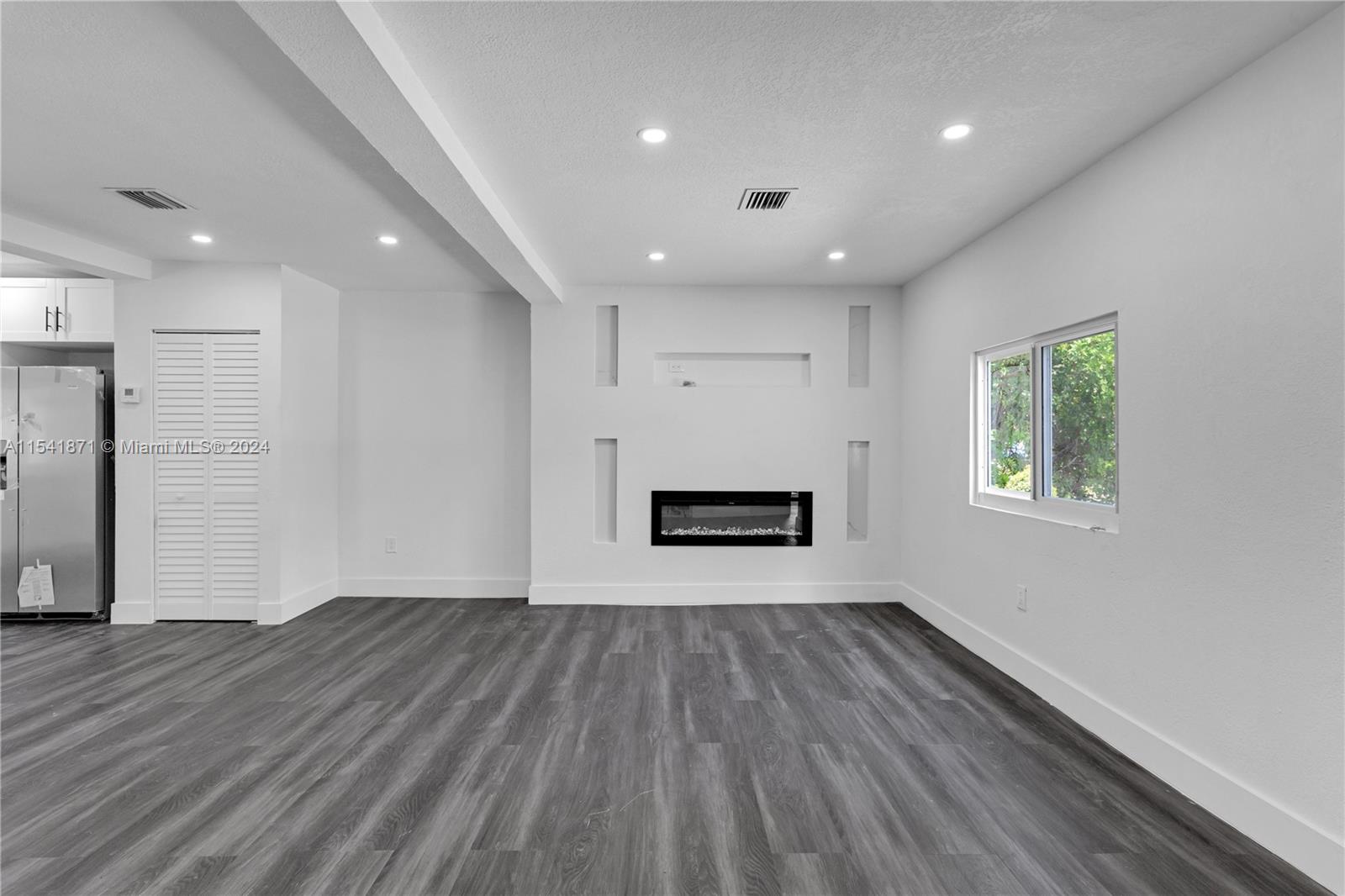 6037 40th St, Miramar, FL, 33023 United States, 3 Bedrooms Bedrooms, ,2 BathroomsBathrooms,Residential,For Sale,40th St,A11541871