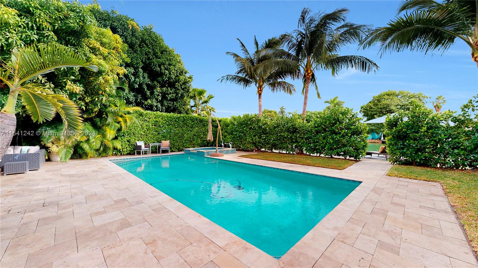 650 Shore Dr, Miami Beach, FL, 33141 United States, 4 Bedrooms Bedrooms, ,3 BathroomsBathrooms,Residential,For Sale,Shore Dr,A11541242