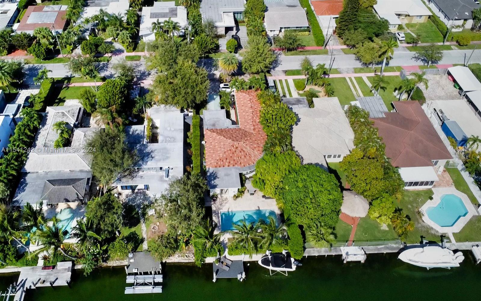 650 Shore Dr, Miami Beach, FL, 33141 United States, 4 Bedrooms Bedrooms, ,3 BathroomsBathrooms,Residential,For Sale,Shore Dr,A11541242