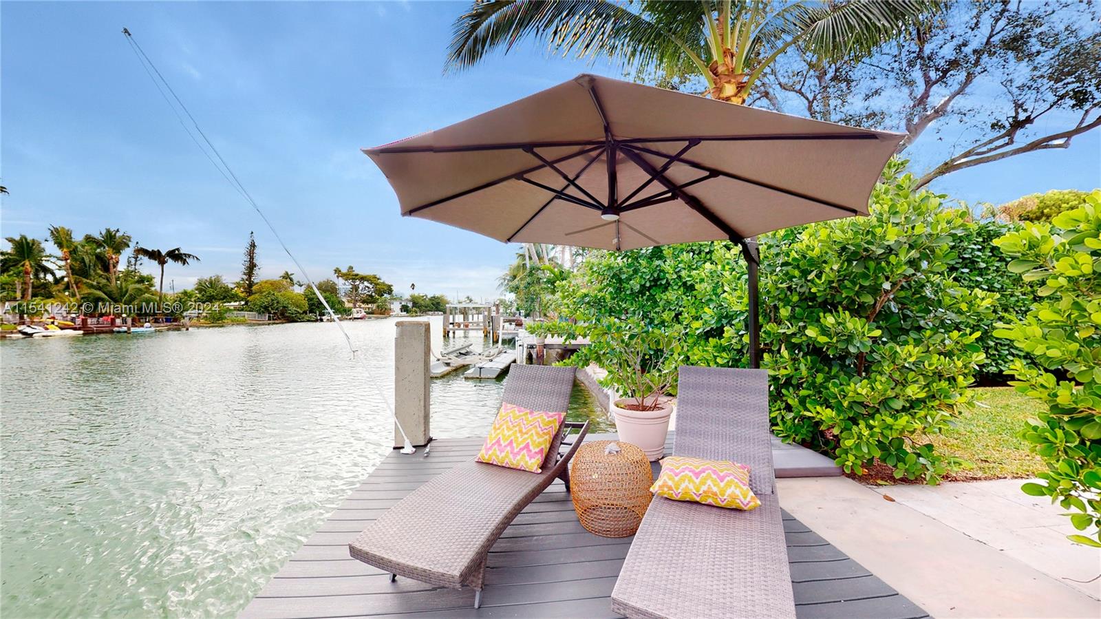 650 Shore Dr, Miami Beach, FL, 33141 United States, 4 Bedrooms Bedrooms, ,3 BathroomsBathrooms,Residential,For Sale,Shore Dr,A11541242