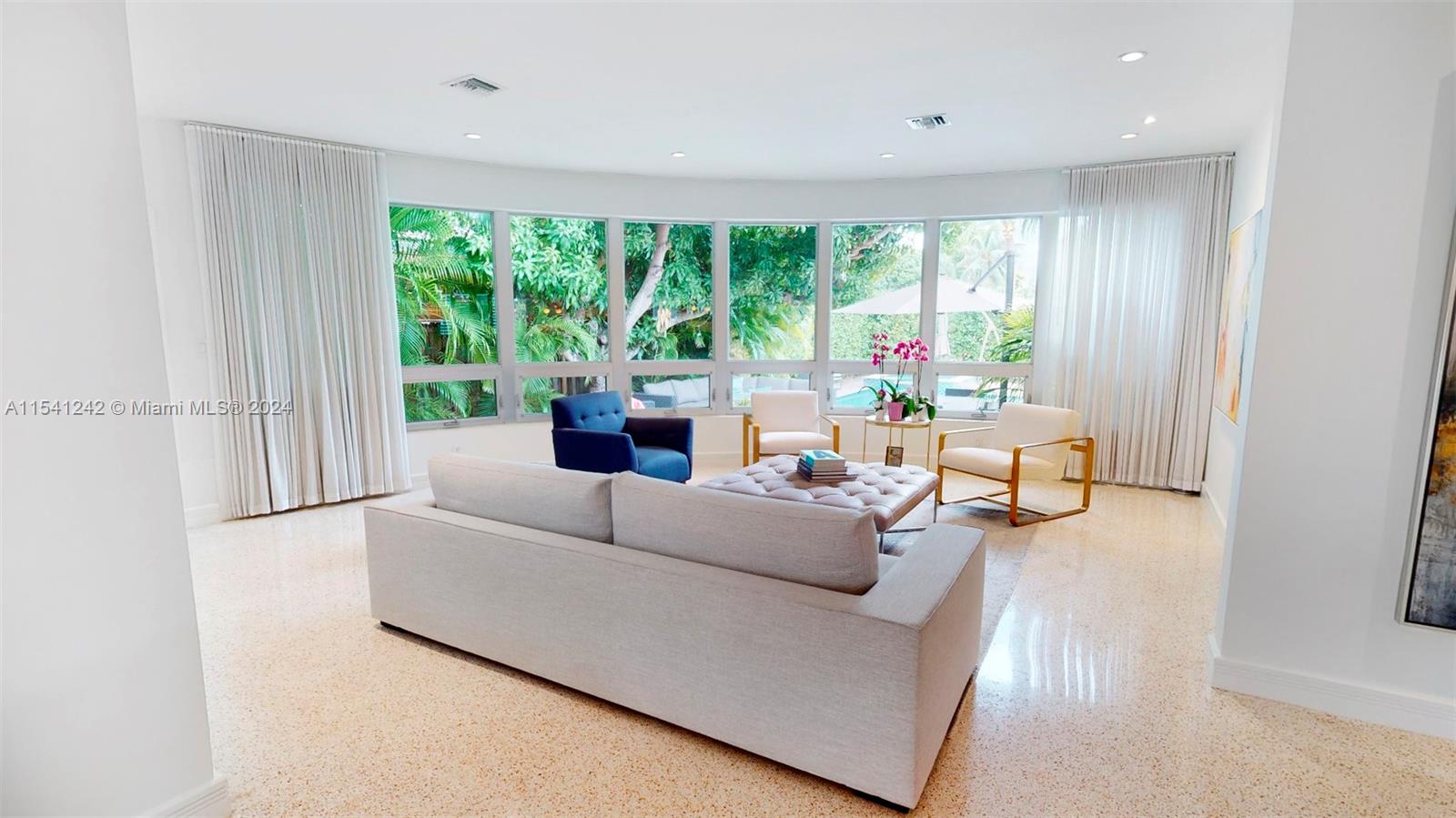 650 Shore Dr, Miami Beach, FL, 33141 United States, 4 Bedrooms Bedrooms, ,3 BathroomsBathrooms,Residential,For Sale,Shore Dr,A11541242
