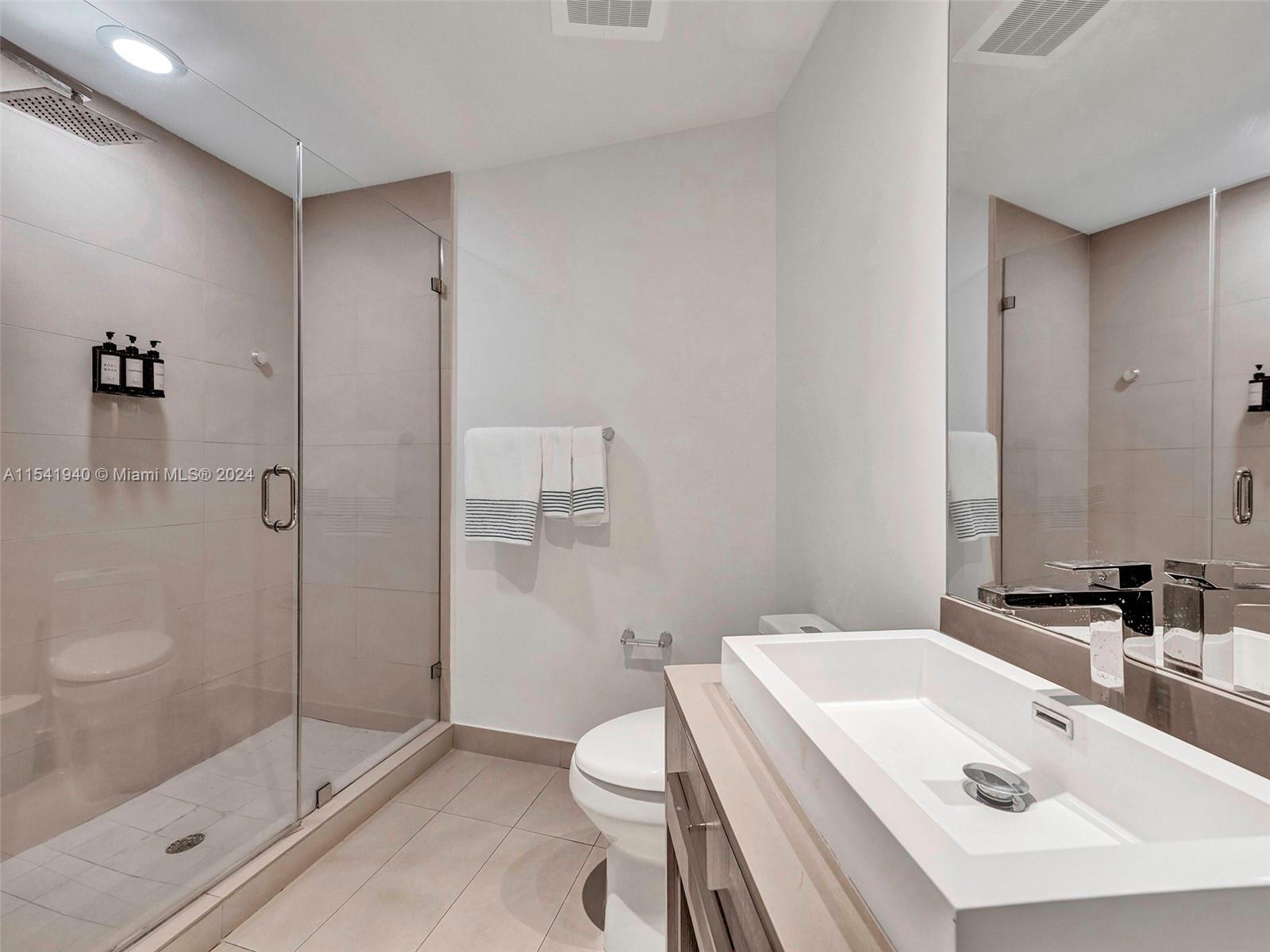 4111 S Ocean Dr 2806, Hollywood, Florida 33019, 2 Bedrooms Bedrooms, ,2 BathroomsBathrooms,Residential,For Sale,4111 S Ocean Dr 2806,A11541940