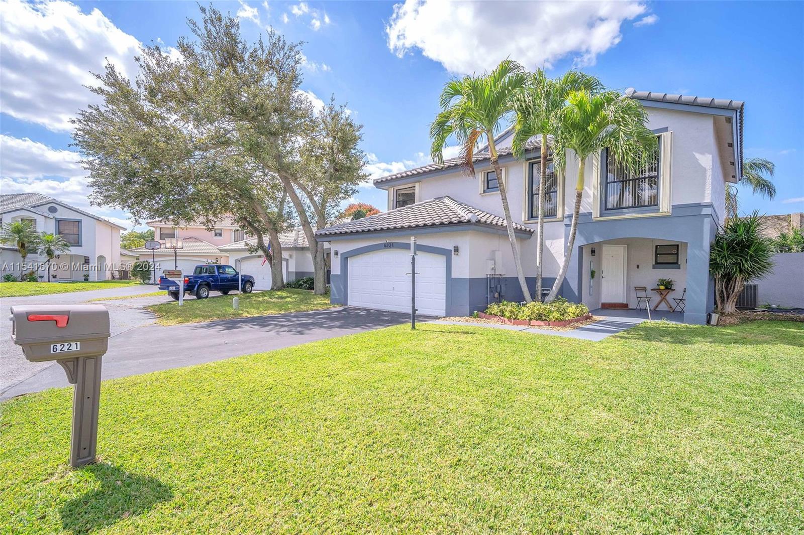 6221  Manchester Ln  For Sale A11541670, FL