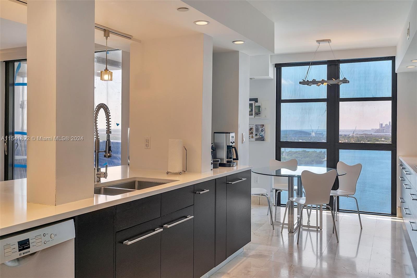 9 Island Ave 2004, Miami Beach, Florida 33139, 3 Bedrooms Bedrooms, ,3 BathroomsBathrooms,Residential,For Sale,9 Island Ave 2004,A11541892