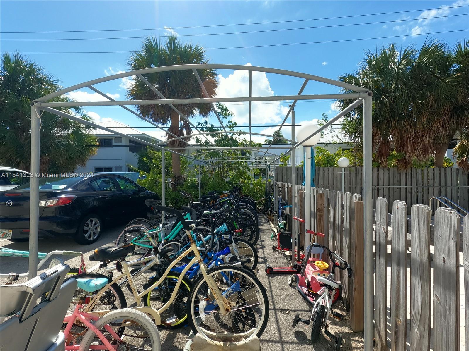 240 Galen Dr 216, Key Biscayne, Florida 33149, 1 Bedroom Bedrooms, ,1 BathroomBathrooms,Residential,For Sale,240 Galen Dr 216,A11541323