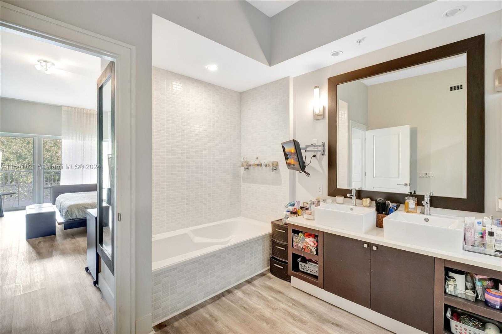 5300 NW 87th Ave 212, Doral, Florida 33178, 3 Bedrooms Bedrooms, ,4 BathroomsBathrooms,Residential,For Sale,5300 NW 87th Ave 212,A11541821