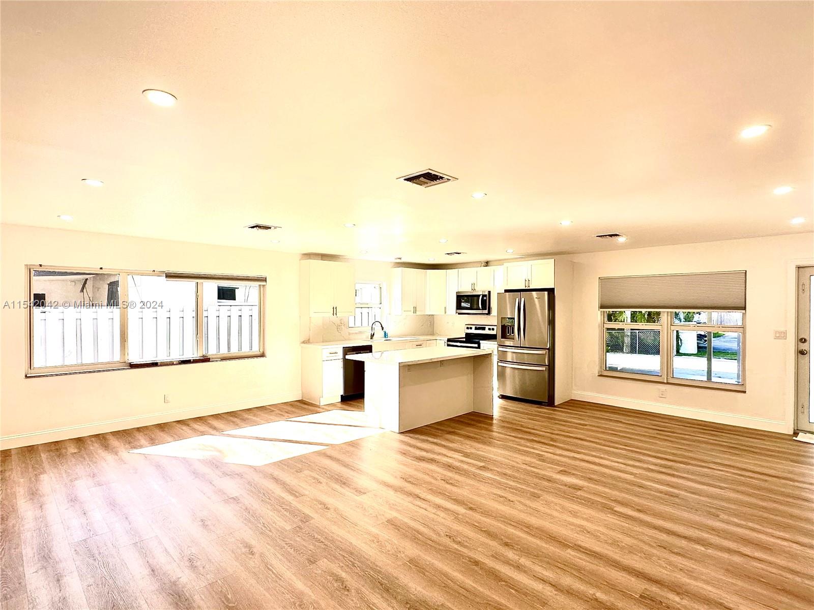 3042 Hayes St, Hollywood, Florida 33021, 3 Bedrooms Bedrooms, ,2 BathroomsBathrooms,Residentiallease,For Rent,3042 Hayes St,A11542042