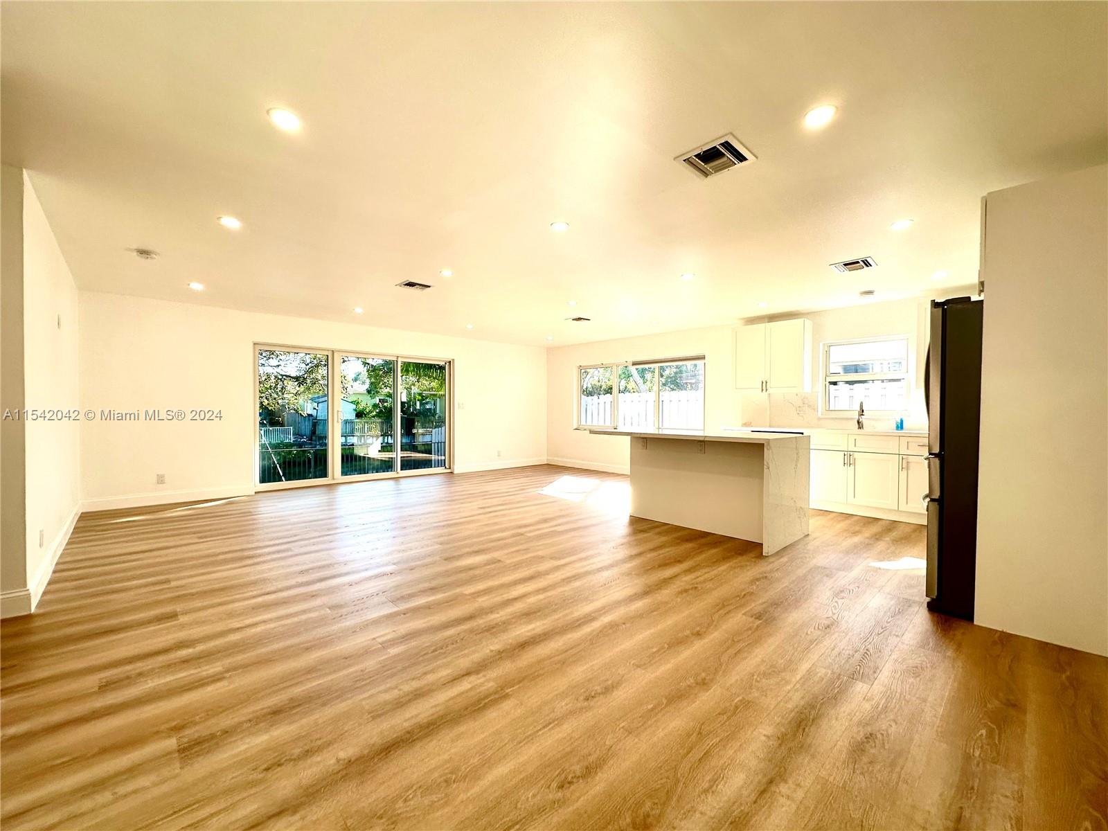 3042 Hayes St, Hollywood, Florida 33021, 3 Bedrooms Bedrooms, ,2 BathroomsBathrooms,Residentiallease,For Rent,3042 Hayes St,A11542042