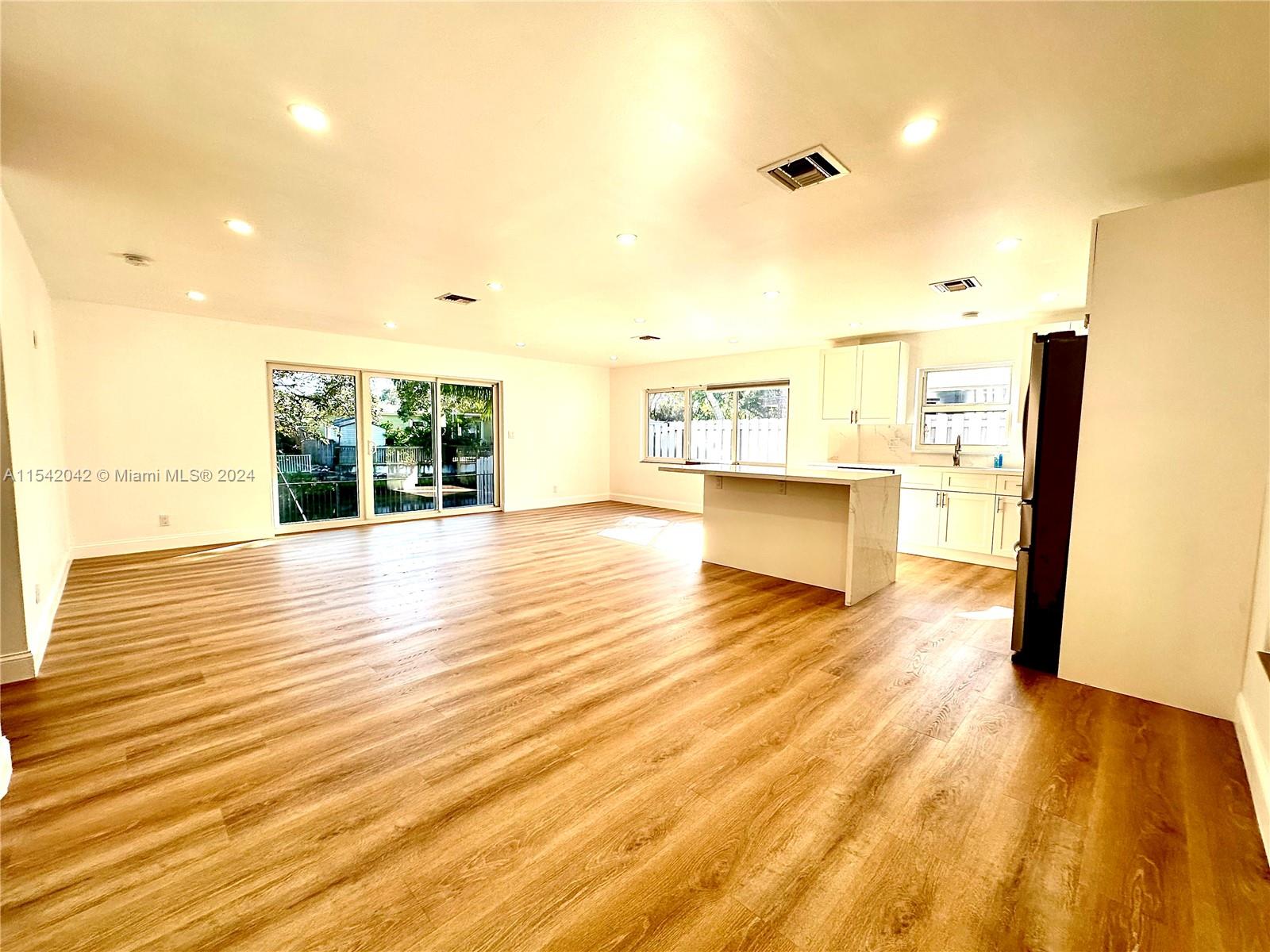 3042 Hayes St, Hollywood, Florida 33021, 3 Bedrooms Bedrooms, ,2 BathroomsBathrooms,Residentiallease,For Rent,3042 Hayes St,A11542042